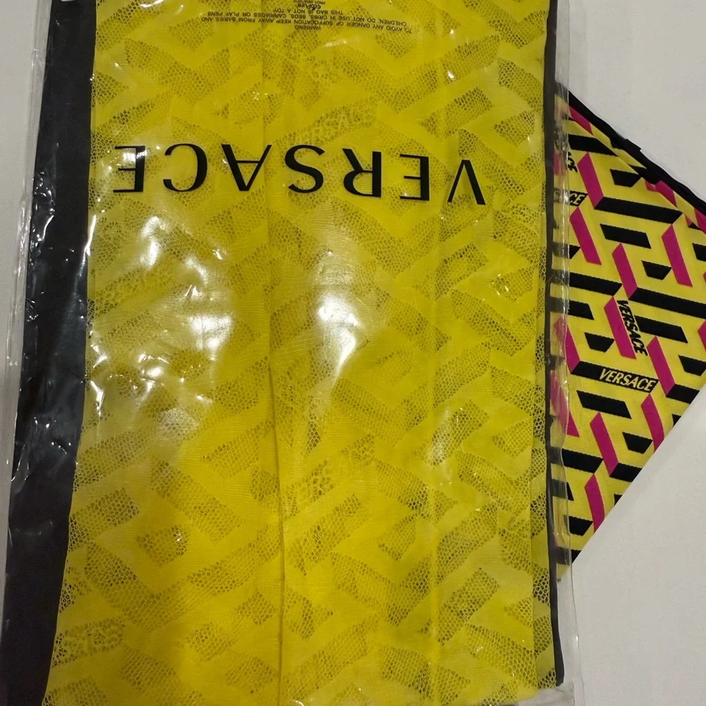 VERSACE Logo Tights Yellow Size S – New With Packaging